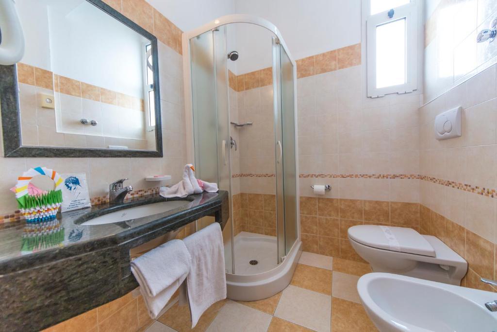 Hotel Astoria Misano Adriatico Buitenkant foto
