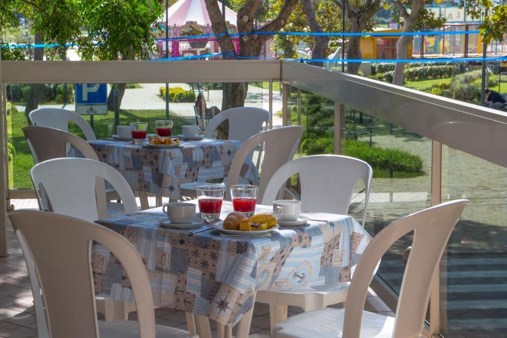 Hotel Astoria Misano Adriatico Buitenkant foto