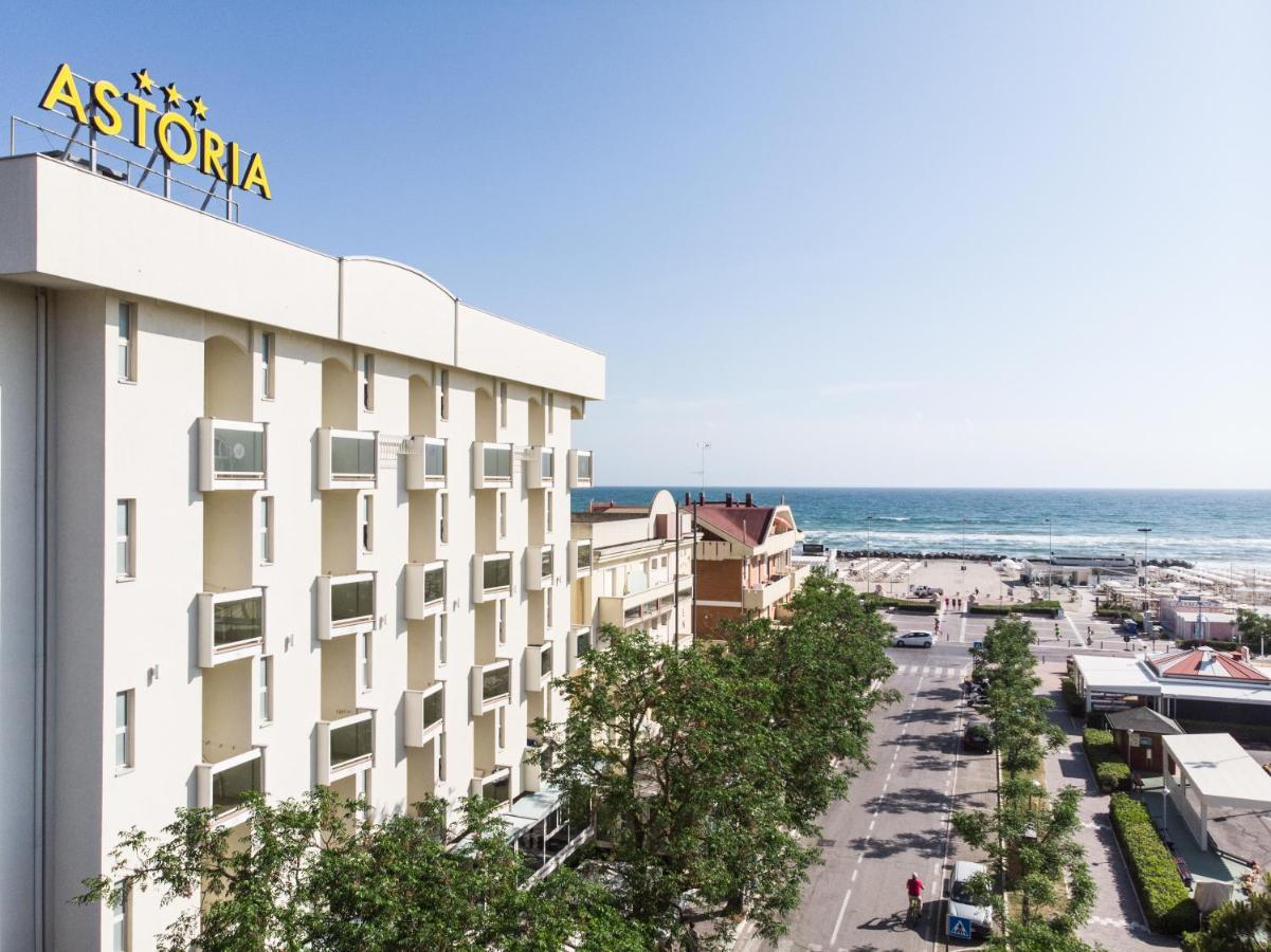 Hotel Astoria Misano Adriatico Buitenkant foto